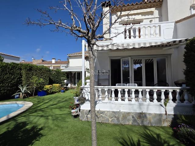 Casa adosada en venta en Platja d´Aro, Fenals Costa Brava. Magnifica casa con jardín y piscina en Platja dAro. Casas adosadas Platja.