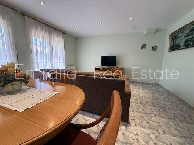 Casa adosada en venta en plaza D'anselm Clavé, Campdevanol, de 108 m² 5 habitaciones por 320.000