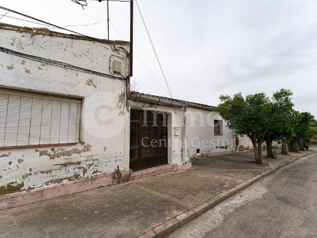 Casa adosada en venta en plaza Dr Fleming, Gimenells i el Pla de la Font, de 86 m² 4 habitaciones por 120.000