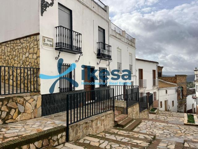 Casa adosada en venta en Pruna. Venta de Casa adosada en Pruna Sevilla. Casas adosadas.