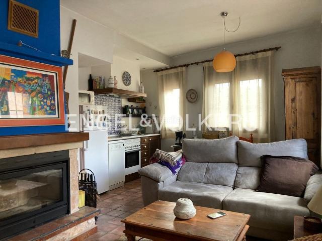 Casa adosada en venta en Prádena. Espléndida casa de pueblo, totalmente reformada en Prádena. Casas adosadas.