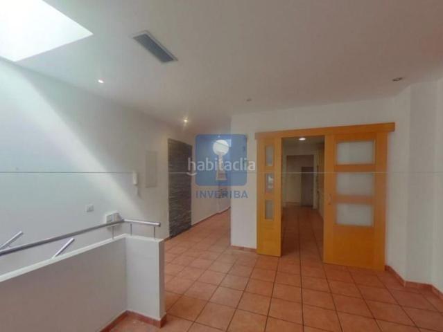 Casa adosada en venta en Prat de Llobregat El, Centre. Casa adosada y local en venta en el centro de El Prat de Llobregat, Barcelona. Casas adosadas Prat de Llobregat.