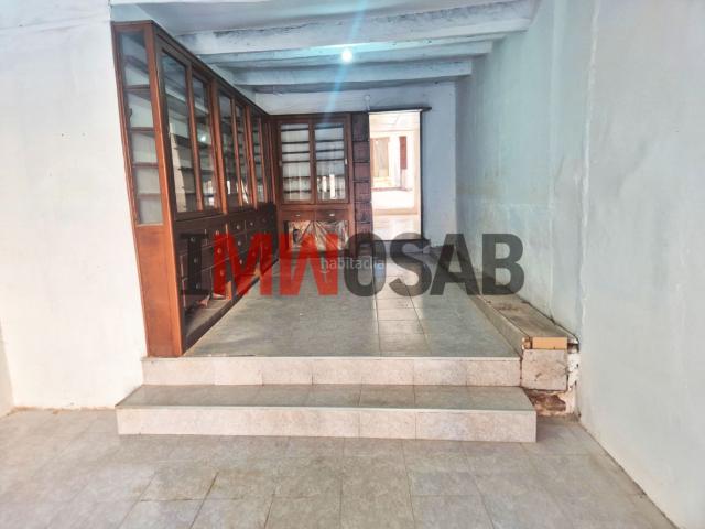 Casa adosada en venta en Prats de Lluçanès. Casa unifamiliar para reformar a tu gusto en el centro de Prats de Lluçanès. Casas adosadas Prats de.
