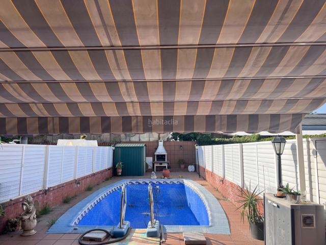 Casa adosada en venta en Premià de Mar, Zona Alta. Casa adosada con piscina. Casas adosadas Premià de.