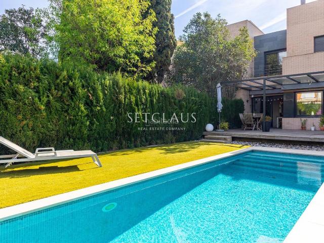 Casa adosada en venta en Premià de Mar, Sector Est. Adosado ideal cerca del puerto y servicios. Casas adosadas Premià de.