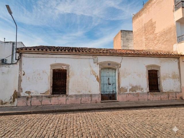 Casa adosada en venta en Puebla de la Calzada. Casas adosadas Puebla de la.