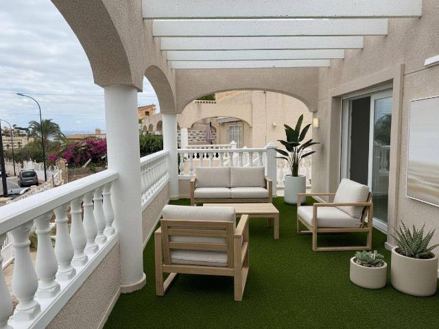 Casa adosada en Venta en Pueblo Acantilado Lanuza