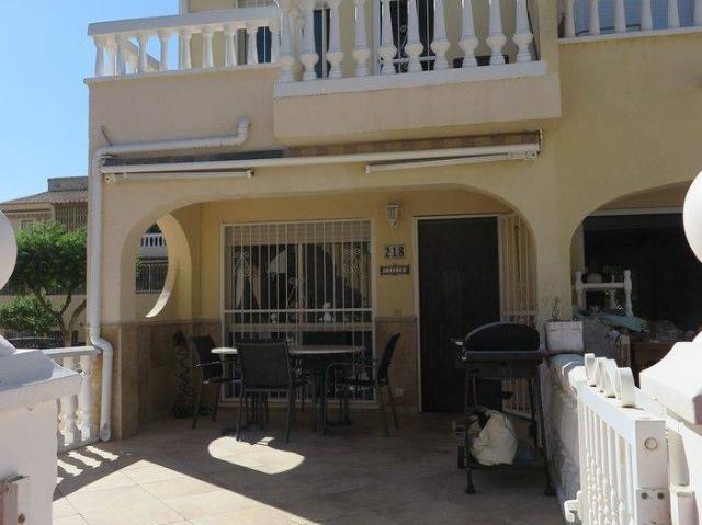 Casa adosada en Venta en Pueblo Acantilado Lanuza