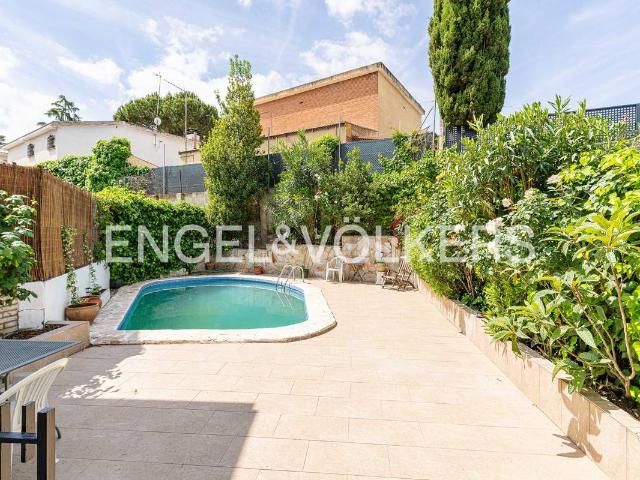 Casa adosada en Venta en Pueblo