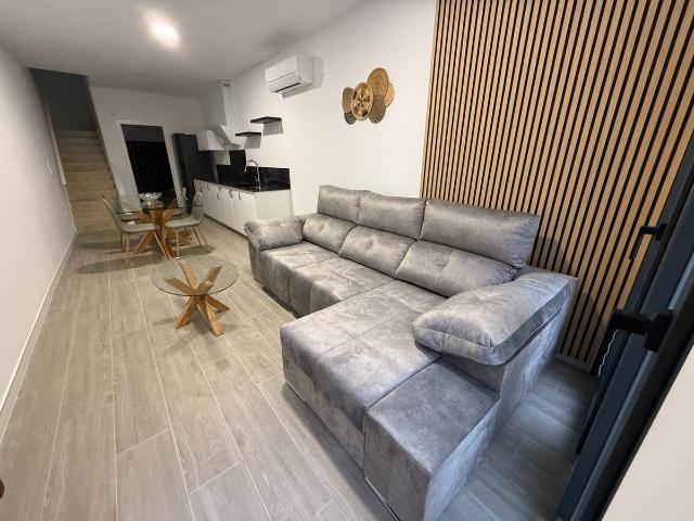 Casa adosada en Venta en Pueblo