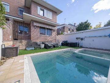 Casa adosada en Venta en Pueblo
