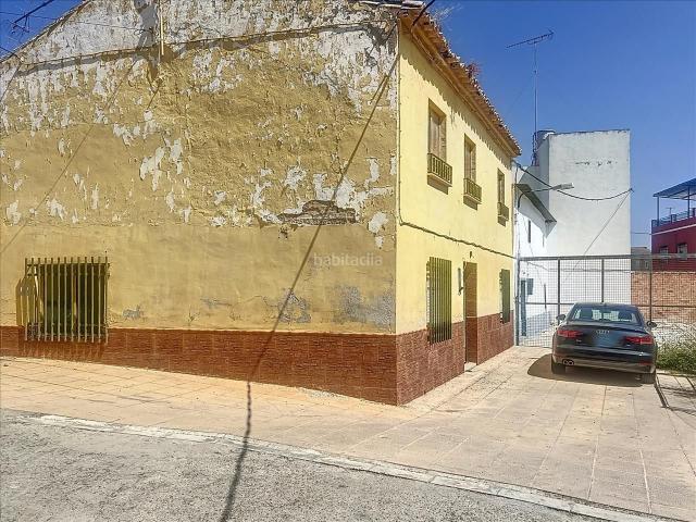 Casa adosada en venta en Puente Genil. Casas adosadas Puente.