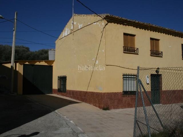 Casa adosada en venta en Puente Genil. Venta de Casa para reformar en el Palomar. Puente Genil Córdoba. Casas adosadas Puente.