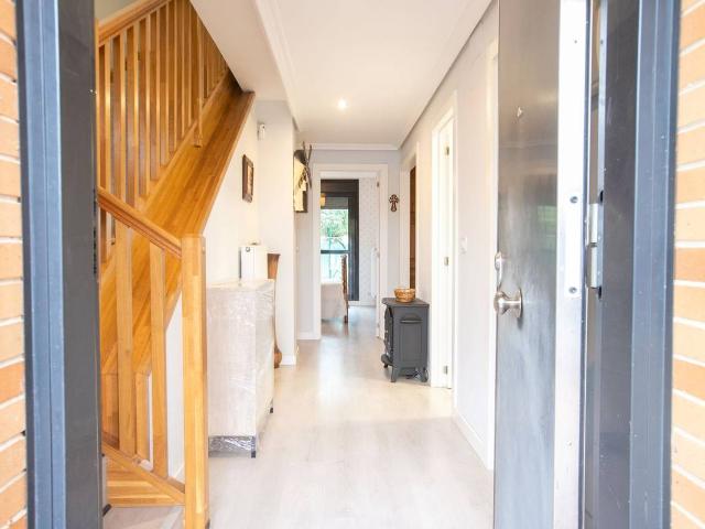 Casa adosada en Venta en Puente la Reina / Gares