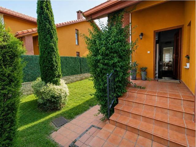 Casa adosada en Venta en Puente Viesgo