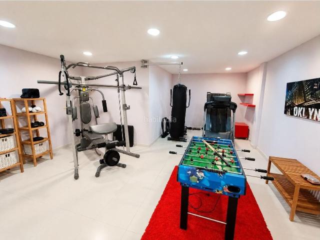 Casa adosada en venta en Puente Viesgo. AMPLIO CHALET PAREADO EN ESQUINA CON JARDÍN, TERRAZA Y GARAJE A UN PASO DE PUENTE VIESGO!. Casas adosadas Puente.