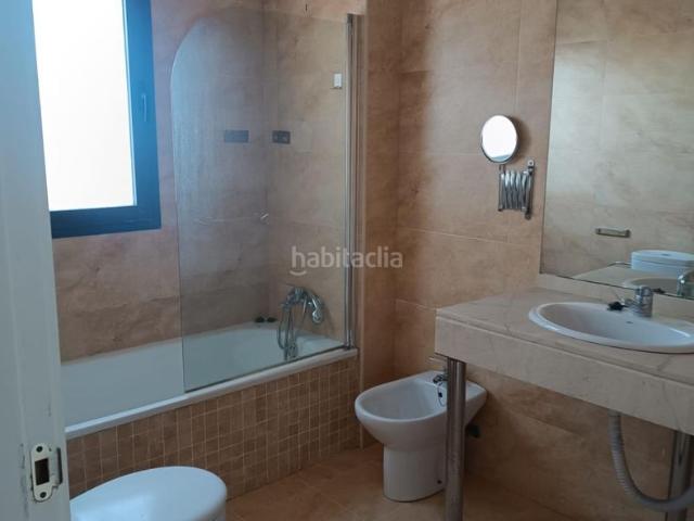 Casa adosada en venta en Puerto Real, Casines. Chalet adosado con gran jardín. Casas adosadas Puerto.