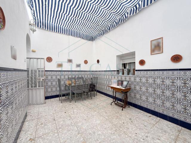 Casa adosada en venta en Puerto Real, Centro. Vivienda adosada de 124 m2 toda en planta baja por la zona centro de Puerto Real. Casas adosadas Puerto.