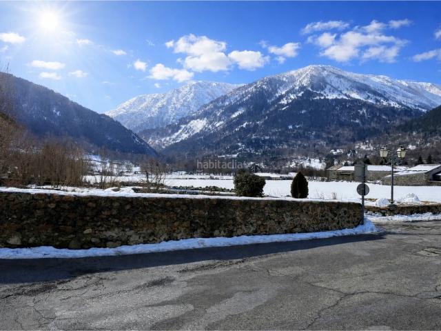 Casa adosada en venta en Puigcerdà Pirineos. Casa adisada en plena naturaleza a esterenar. Casas adosadas.