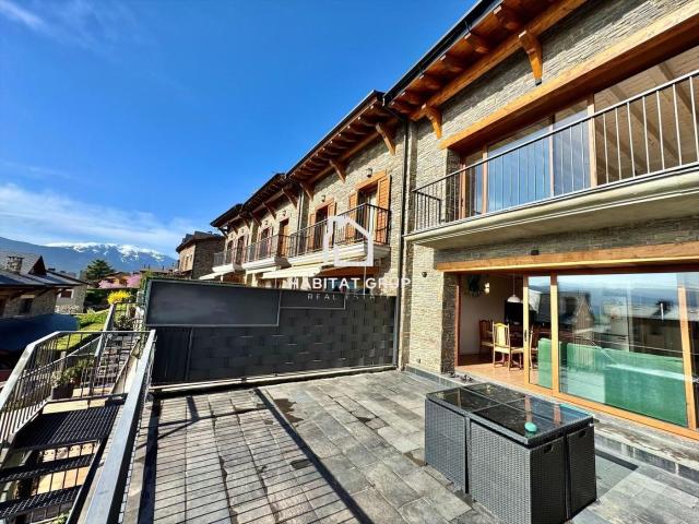 Casa adosada en venta en Puigcerdà Pirineos. Casa adosada en Puigcerdà. Casas adosadas.