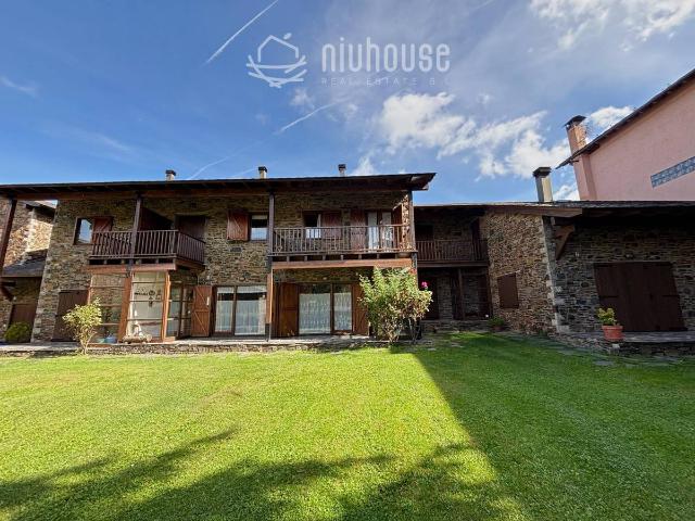 Casa adosada en Venta en Puigcerdà