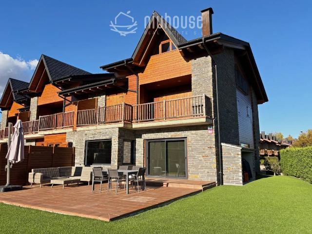 Casa adosada en Venta en Puigcerdà