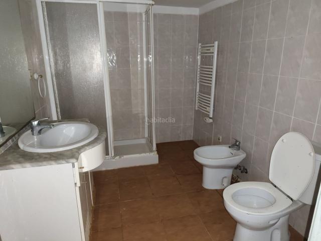 Casa adosada en venta en Puigdàlber. Casa unifamiliar en el centro pueblo junto Ayuntamiento 5 habit 2 bañ. Casas adosadas.