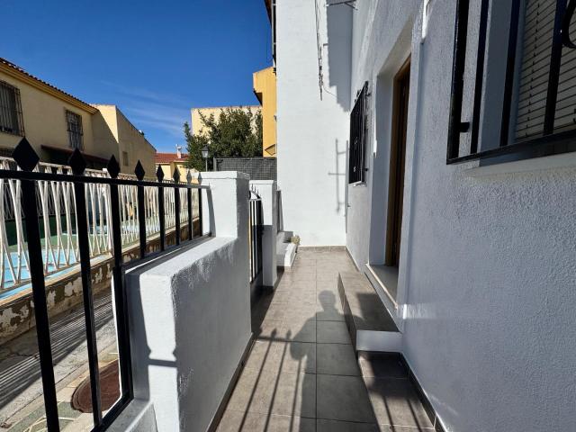 Casa adosada en venta en Pulianas – Residencial con piscina ‍♀️