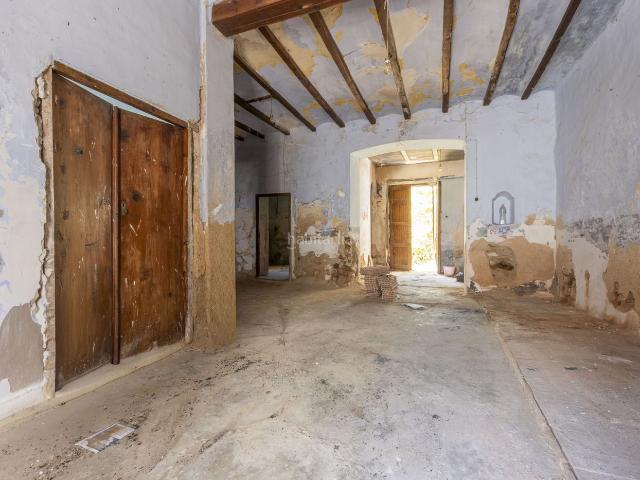 Casa adosada en venta en Quart de les Valls. ? Crea tu hogar desde cero con un gran patio en Quart de les Valls. Casas adosadas Quart de les.
