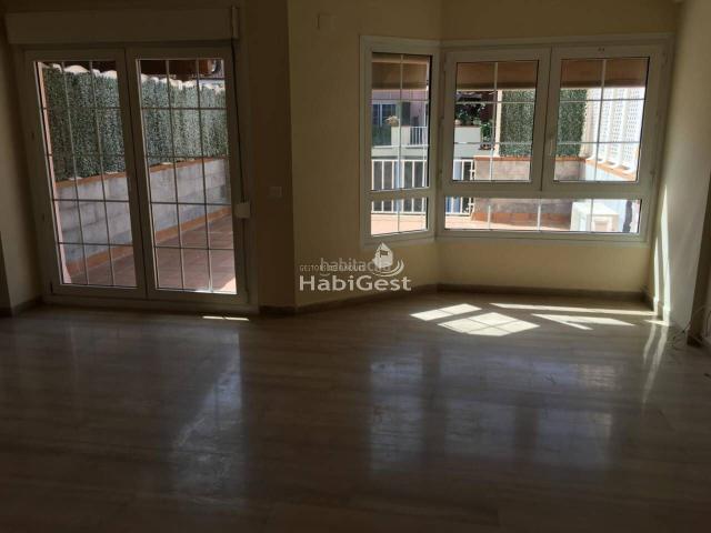 Casa adosada en venta en Quart. Venta de encantadora casa adosada en Quart. Casas adosadas.