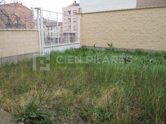 Casa adosada en venta en Quel. Casas adosadas.