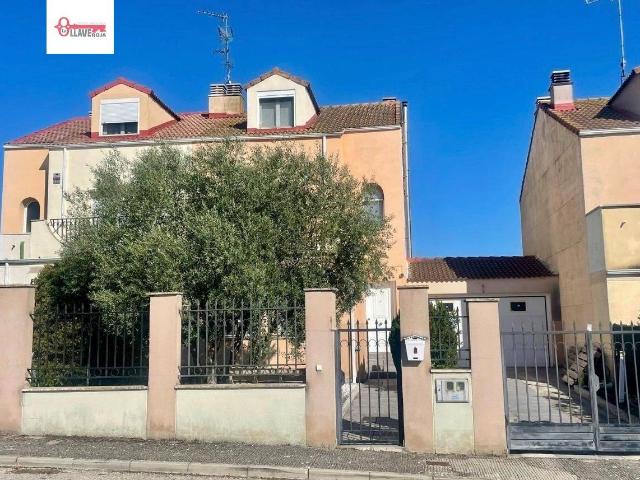 Casa adosada en Venta en Quintanaortuño
