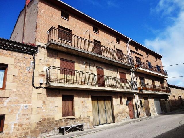 Casa adosada en venta en Quintanar de la Sierra. EDIFICIO EN QUINTANAR DE LA SIERRA BURGOS. Casas adosadas Quintanar de la.