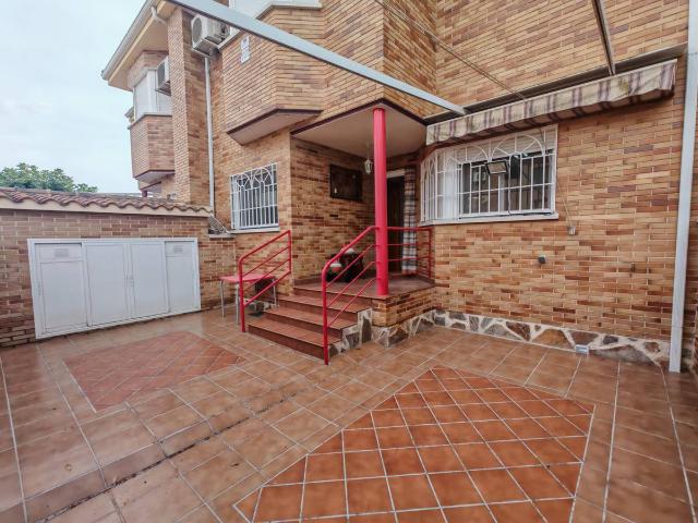 Casa adosada en Venta en Quismondo