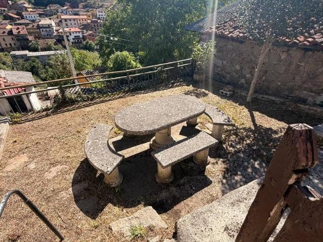 Casa adosada en Venta en Quirós