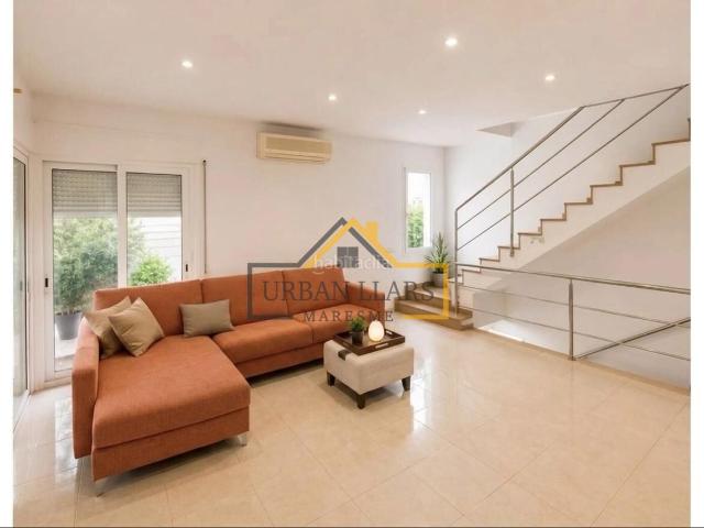 Casa adosada en venta en Roca del Vallès La. Casa apareada en La Roca del Vallès. Casas adosadas Roca del Vallès.