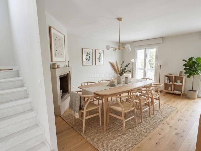 Casa adosada en venta en Rocafort. Chalet adosado en venta en Calle de València Rocafort. Casas adosadas.