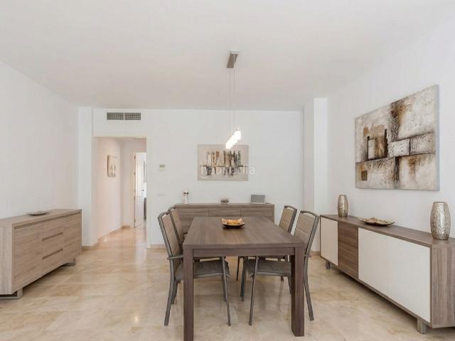 Casa adosada en venta en Rocafort. Magnífica casa adosada con jardín privado y garaje en Rocafort. Casas adosadas.
