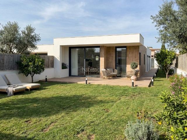 Casa adosada en venta en Roda de Barà Costa Dorada. ¡Tu nuevo proyecto de VIDA en Roda de Bara ya te está esperando!. Casas adosadas Roda de.