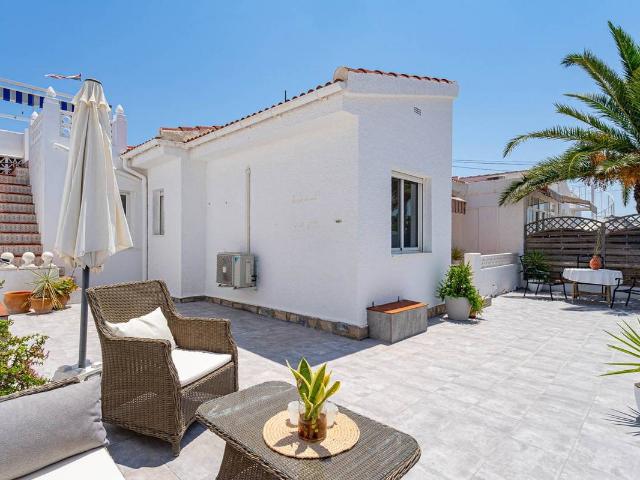 Casa adosada en Venta en Rojales Hills Rosa Bugalows
