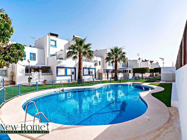 Casa adosada en venta en Roquetas de Mar, Aguadulce Norte. SE VENDE TRÍPLEX ADOSADO EN ZONA AGUADULCE NORTE. Casas adosadas Roquetas de.