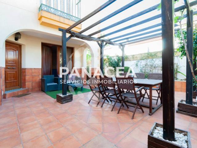 Casa adosada en Venta en Roquetas Pueblo