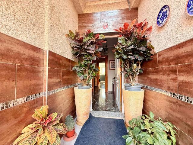 Casa adosada en Venta en Roquetas Pueblo