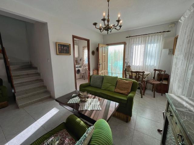 Casa adosada en venta en Rascafría. B2V InmobiliariA comercializa en EXCLUSIVA encantadora casa de pueblo en Rascafría, lista para entrar a vivir. Casas adosadas.