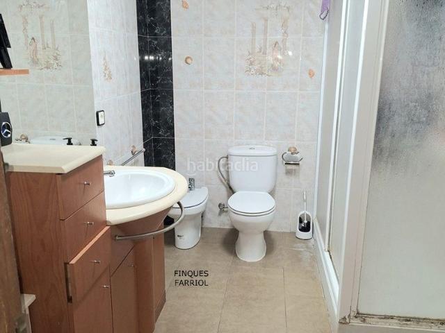 Casa adosada en venta en Reus, Centre. Casa unifamiliar con garaje y terrazas. Casas adosadas.