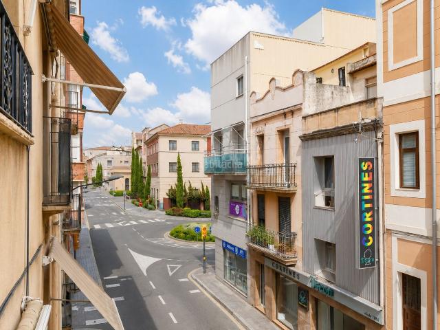 Casa adosada en venta en Reus, Centre. Casa de 256 m² en pleno centro de Reus con local y múltiples posibilidades. Casas adosadas.