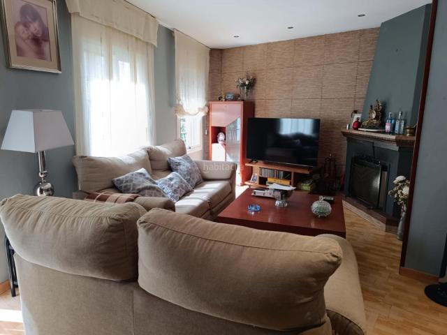 Casa adosada en venta en Reus, Centre. INMUEBLE IDEAL PARA LOS INVERSORES QUE BUSCAN UNA ELEVADA RENTABILIDAD. Casas adosadas.