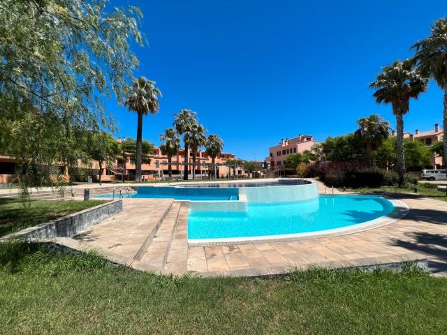 Casa adosada en venta en Reus, Migjorn. CHALET ESQUINERO DELANTE DEL GREEN. Casas adosadas.