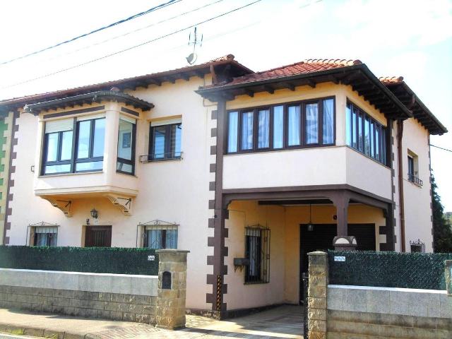 Casa adosada en Venta en Revilla