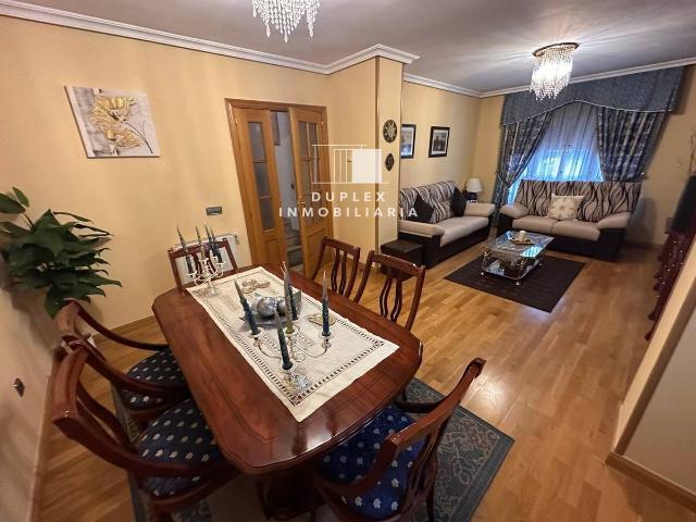 Casa adosada en Venta en Reyes Católicos Paseo San Antonio